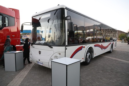 حضور اتوبوس دیزلی آتروس ایران خودرو با دکوراسیون داخلی و امکانات رفاهی جدید در نمایشگاه خودرو مشهد