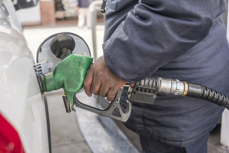 راهکار‌های غیرقیمتی دولت برای کنترل قاچاق بنزین چیست؟