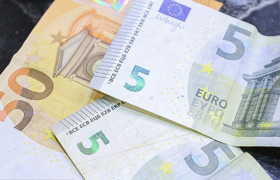 قیمت دلار و یورو در بازار توافقی چقدر شد؟