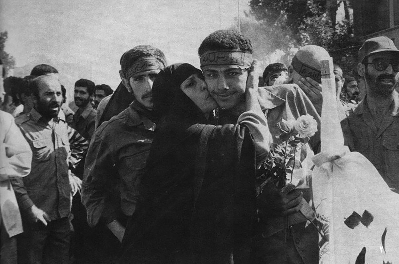 با احترام به غم چشمان همه مادران جنگ با احترام به غم چشمان همه مادران جنگ