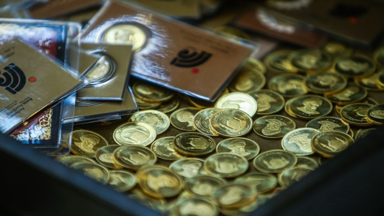 «ضرب سکه ۱۴۰۱» با طلای آب شده در راه است/ پایان «صف خرید دلار» از روز شنبه؟