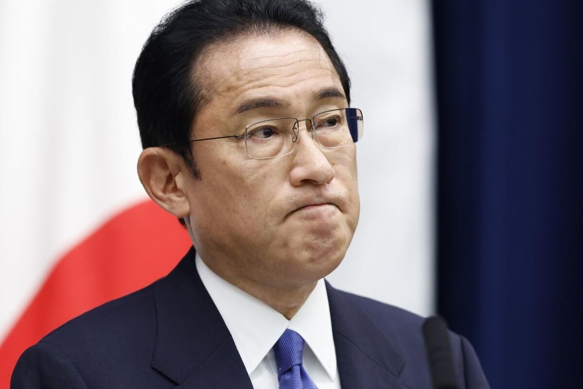                                                    سومین وزیر دولت ژاپن استعفا کرد                                       