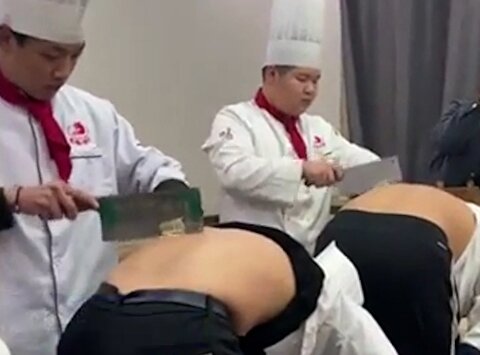 تمرین خطرناک مدرسه آشپزی در چین