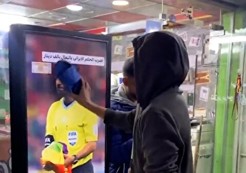عراقی‌ها پول می‌دهند تا عکس فغانی را با دمپایی بزنند!