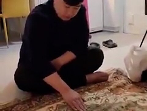 هیجان شوهر کره‌ای از دیدن فرش ایرانی در خانه‌اش