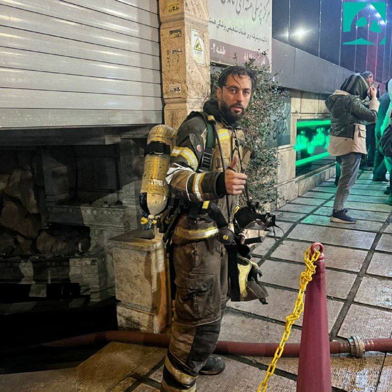 آتش‌نشانان فداکار پس از عملیات سنگین مهار آتش