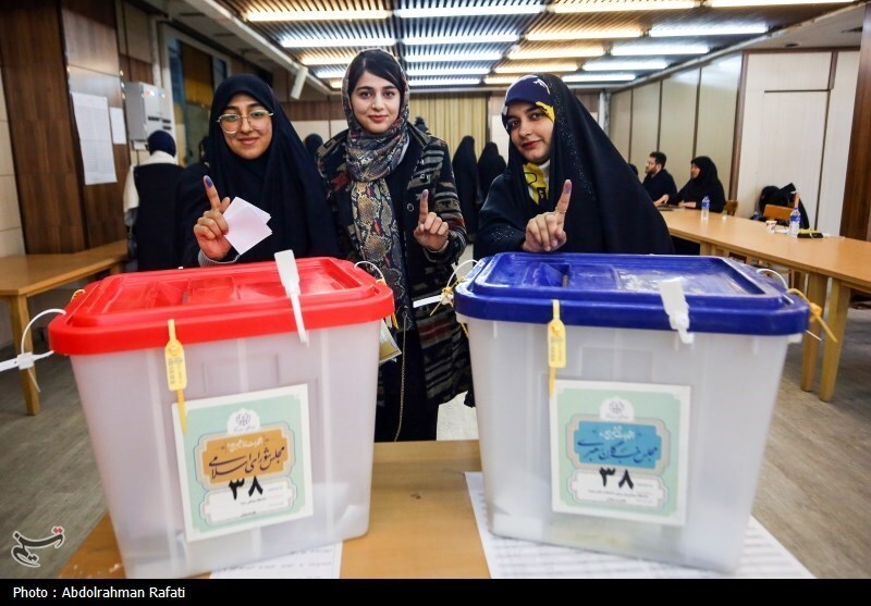رأی‌گیری در شعب اخذ رأی سراسر کشور تمدید شد