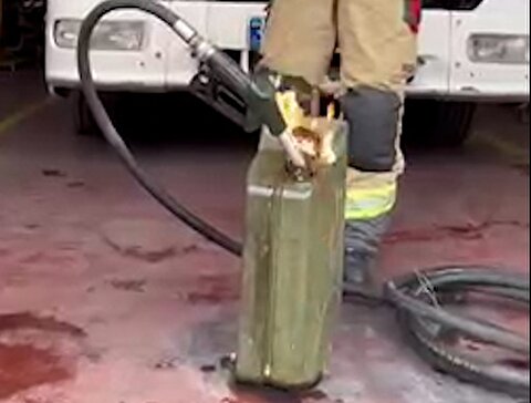 لحظه آتش گرفتن باک خودرو در پمپ بنزین چه کنیم؟