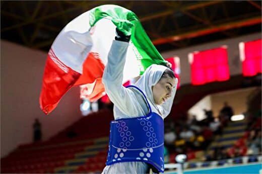 آبروداری ناهید کیانی با نشان تاریخی؛ نخستین طلای زنان ایران در تکواندوی قهرمانی جهان
