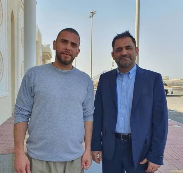 تبادل زندانیان میان ایران و آمریکا انجام شد/ زندانی های آزاد شده دو طرف به قطر رسیدند/ تصویر زندانیان آزاده شده ایران که وارد قطر شدند