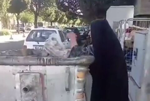 درگیری تلخ دو زن و مرد بر سر زباله‌ گردی