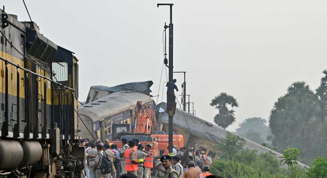                               یک حادثه ریلی دیگر در هند با ۱۳ کشته                      