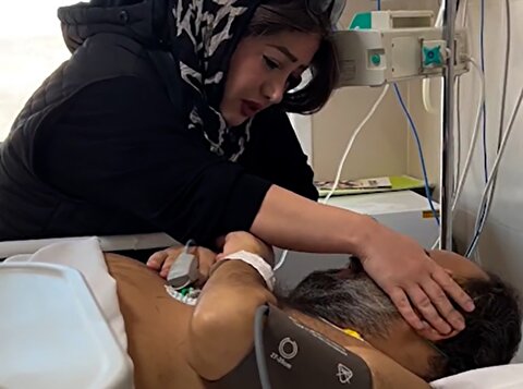 لحظات خصوصی رضا داوودنژاد و همسرش در بیمارستان