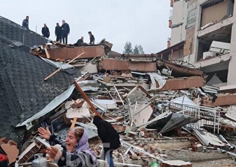 لحظه زلزله مهیب ترکیه؛ کنده شدن مناره مسجد