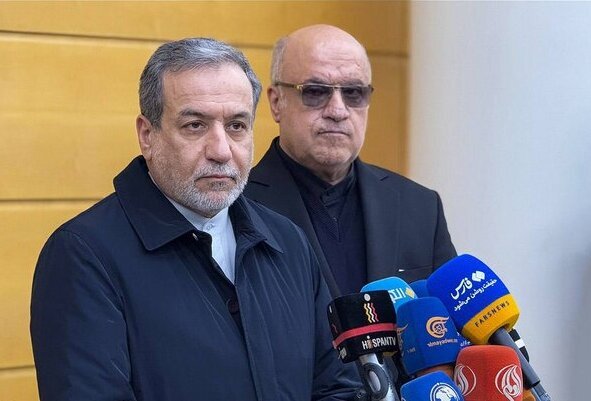 گزارش لحظه به لحظه مراسم تشییع شهید نصرالله/ حضور گسترده مردم/ شعری که بر کفن نقش بست/عراقچی: به نمایندگی از دولت و مردم ایران حضور یافته&zwnj;ام