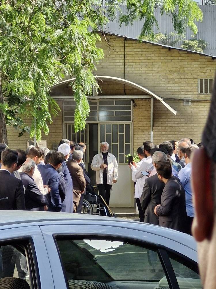 هجوم مسافران بهارستان به دروازه دولت؛ نمایندگان برای رئیس جمهور شدن، صف بستند هجوم مسافران بهارستان به دروازه دولت؛ نمایندگان برای رئیس جمهور شدن، صف بستند