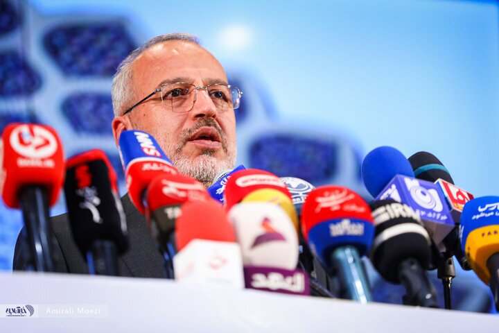 لاریجانی با وعده معیشت ثبت نام کرد / شوخی با توییت شبانه لاریجانی + ویدیو / قطعیت کاندیداتوری این شش نفر / بنر حاشیه ساز طرفداران جلیلی: علیه پدرخوانده&zwnj;ها!