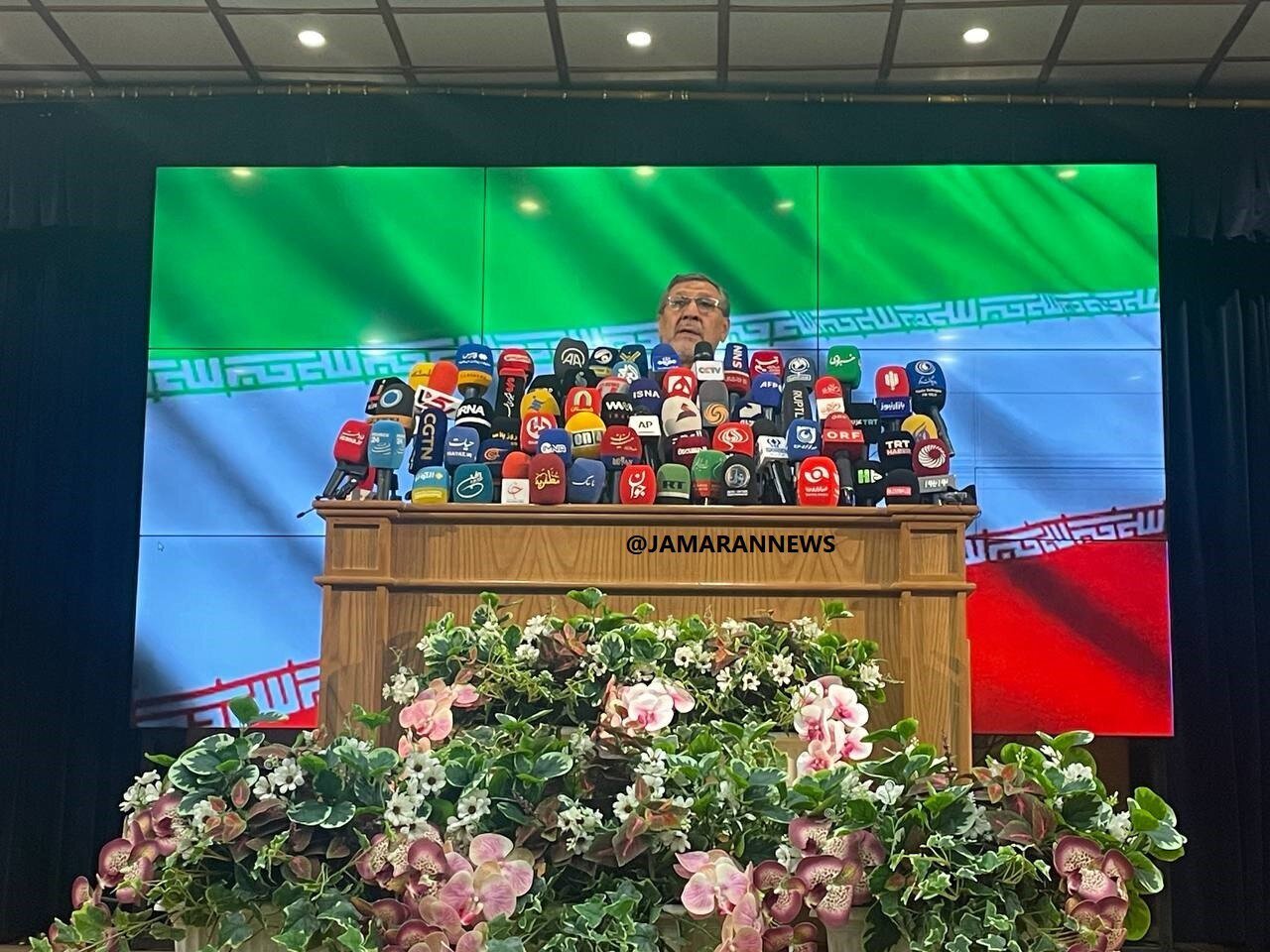 محمود احمدی نژاد رسماً ثبت نام کرد / وزیر ارشاد با معاون و برادر داماد رئیسی آمد / صف بلند وزرا و نمایندگان مجلس / سعید محمد بر سر قبر شهید ابراهیم رئیسی؛ دورخیز برای ثبت نام؟ / شریعتمداری ثبت نام کرد محمود احمدی نژاد رسماً ثبت نام کرد / وزیر ارشاد با معاون و برادر داماد رئیسی آمد / صف بلند وزرا و نمایندگان مجلس / سعید محمد بر سر قبر شهید ابراهیم رئیسی؛ دورخیز برای ثبت نام؟ / شریعتمداری ثبت نام کرد