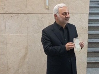 اسحاق جهانگیری معاون اول حسن روحانی رسماً ثبت نام کرد / قالیباف هم ثبت نام می کند؟ / سعید محمد: کاندیدا نمیشوم اسحاق جهانگیری معاون اول حسن روحانی رسماً ثبت نام کرد / قالیباف هم ثبت نام می کند؟ / سعید محمد: کاندیدا نمیشوم