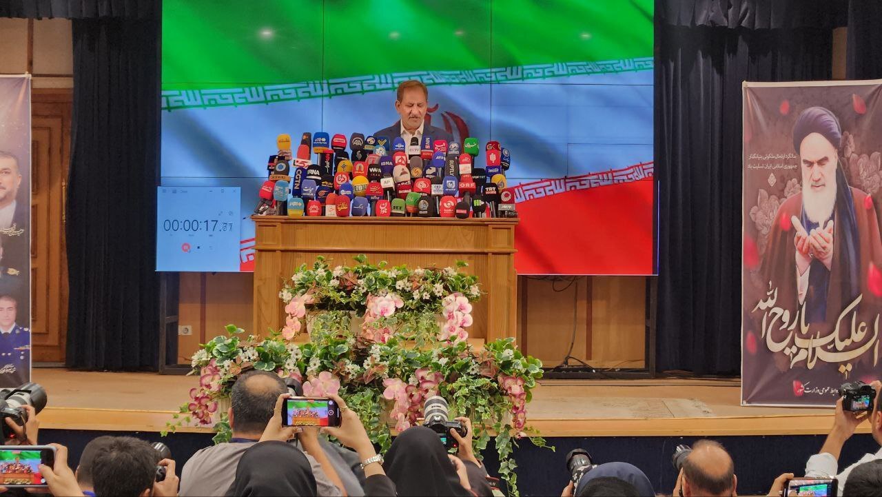 اسحاق جهانگیری معاون اول حسن روحانی رسماً ثبت نام کرد / قالیباف هم ثبت نام می کند؟ / سعید محمد: کاندیدا نمیشوم اسحاق جهانگیری معاون اول حسن روحانی رسماً ثبت نام کرد / قالیباف هم ثبت نام می کند؟ / سعید محمد: کاندیدا نمیشوم