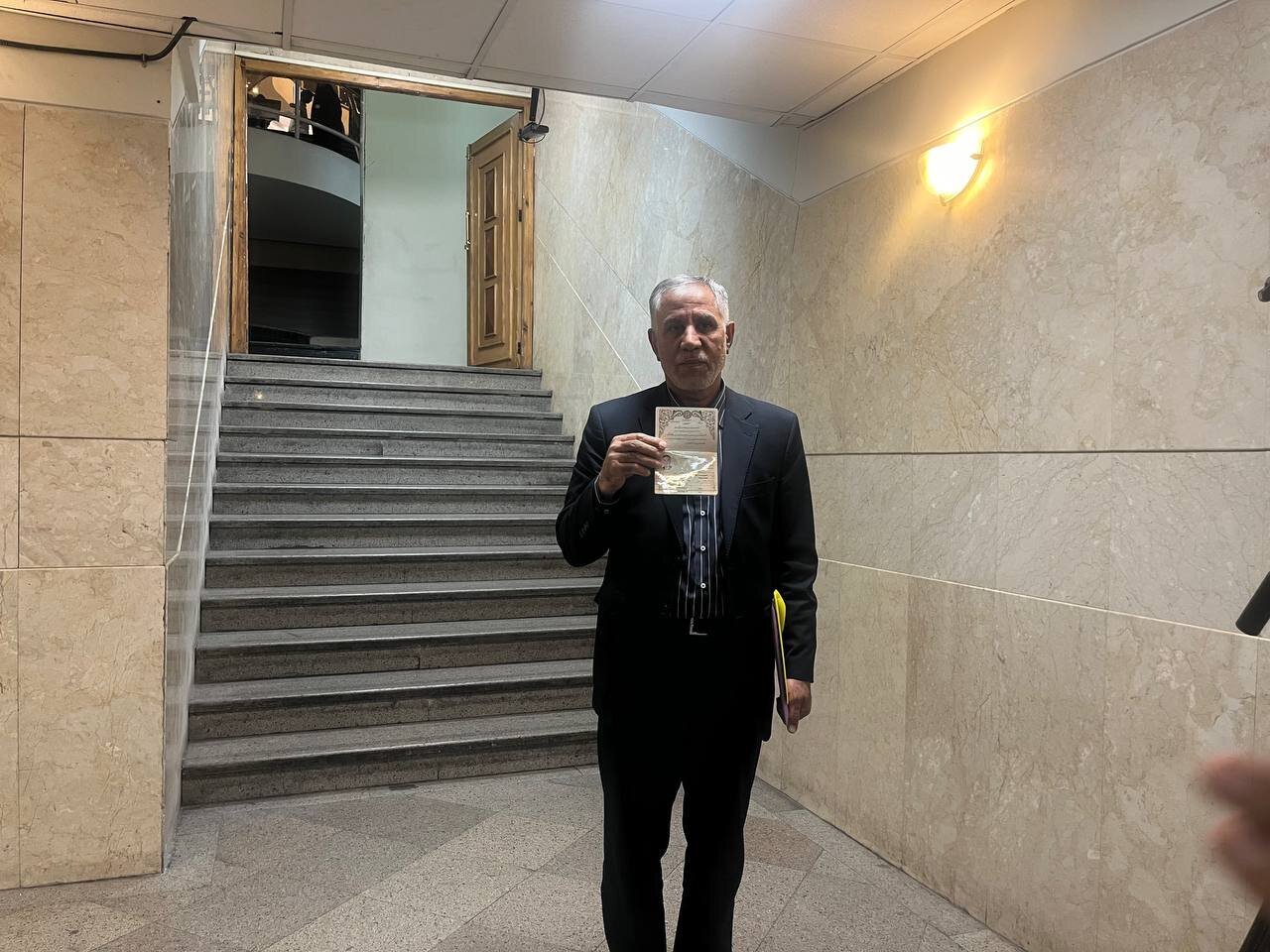 محمدباقر قالیباف رئیس مجلس رسماً ثبت نام کرد / اسحاق جهانگیری معاون اول حسن روحانی کاندیدا شد / محمد مخبر، سعید محمد و محمدرضا عارف ثبت نام نمیکنند محمدباقر قالیباف رئیس مجلس رسماً ثبت نام کرد / اسحاق جهانگیری معاون اول حسن روحانی کاندیدا شد / محمد مخبر، سعید محمد و محمدرضا عارف ثبت نام نمیکنند