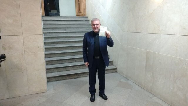 محمدباقر قالیباف رئیس مجلس رسماً ثبت نام کرد / اسحاق جهانگیری معاون اول حسن روحانی کاندیدا شد / محمد مخبر، سعید محمد و محمدرضا عارف ثبت نام نمیکنند محمدباقر قالیباف رئیس مجلس رسماً ثبت نام کرد / اسحاق جهانگیری معاون اول حسن روحانی کاندیدا شد / محمد مخبر، سعید محمد و محمدرضا عارف ثبت نام نمیکنند