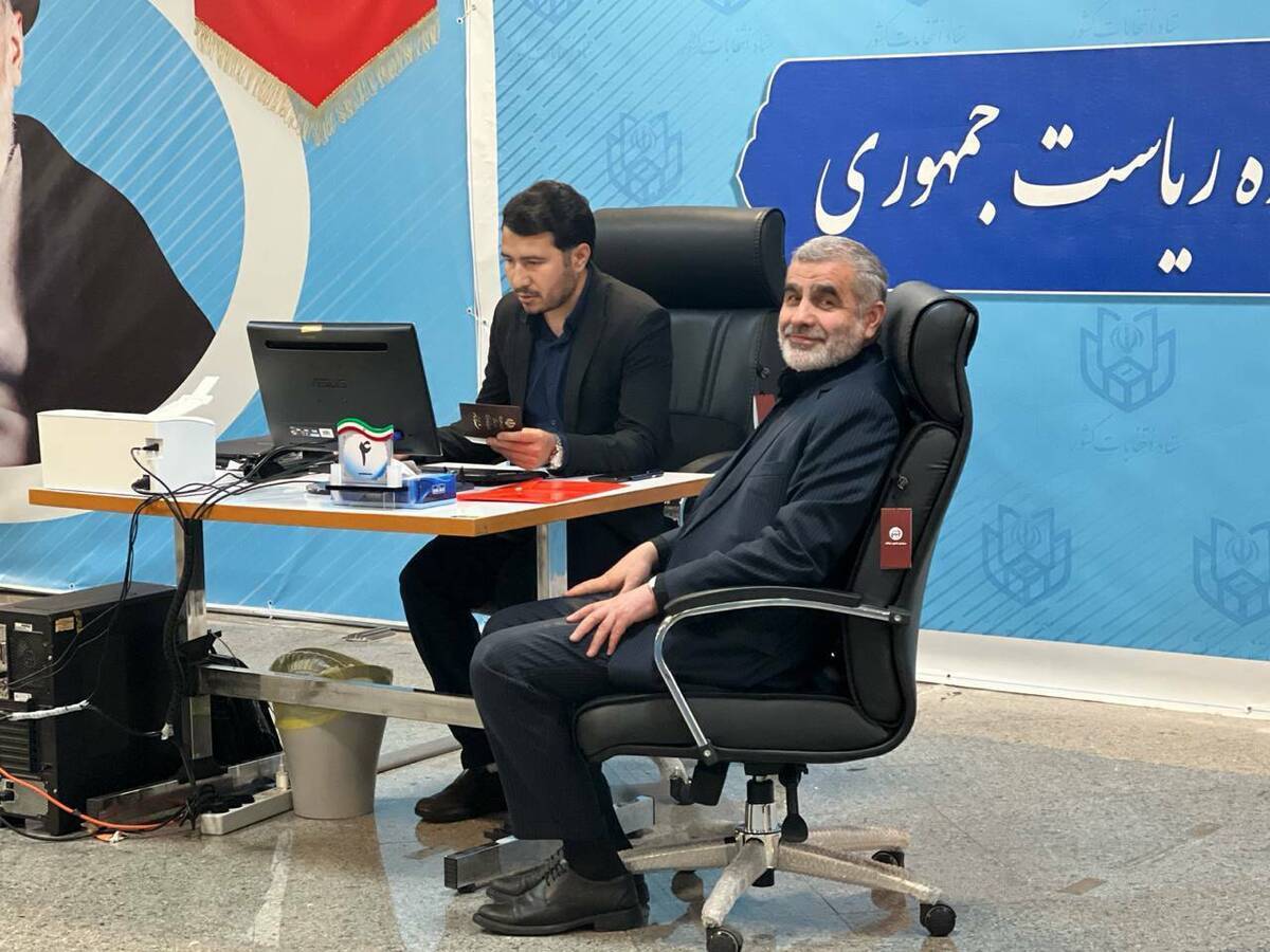 محمدباقر قالیباف رئیس مجلس رسماً ثبت نام کرد / معاون اول حسن روحانی کاندیدا شد / پورمحمدی، بذرپاش، آخوندی و منظور هم نام نویسی کردند / مخبر، سعید محمد و عارف نیامدند محمدباقر قالیباف رئیس مجلس رسماً ثبت نام کرد / معاون اول حسن روحانی کاندیدا شد / پورمحمدی، بذرپاش، آخوندی و منظور هم نام نویسی کردند / مخبر، سعید محمد و عارف نیامدند