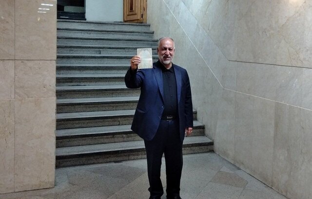 محمدباقر قالیباف رئیس مجلس رسماً ثبت نام کرد / معاون اول حسن روحانی کاندیدا شد / پورمحمدی، بذرپاش، آخوندی و منظور هم نام نویسی کردند / مخبر، سعید محمد و عارف نیامدند محمدباقر قالیباف رئیس مجلس رسماً ثبت نام کرد / معاون اول حسن روحانی کاندیدا شد / پورمحمدی، بذرپاش، آخوندی و منظور هم نام نویسی کردند / مخبر، سعید محمد و عارف نیامدند