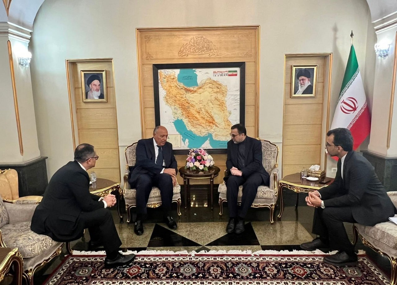 اقامه نماز رهبر انقلاب بر پیکر رئیسی و شهدا / آخرین دیدار مردمی رئیس جمهور ایران با مردم تهران / ورود هیات های بلند پایه به تهران اقامه نماز رهبر انقلاب بر پیکر رئیسی و شهدا / آخرین دیدار مردمی رئیس جمهور ایران با مردم تهران / ورود هیات های بلند پایه به تهران