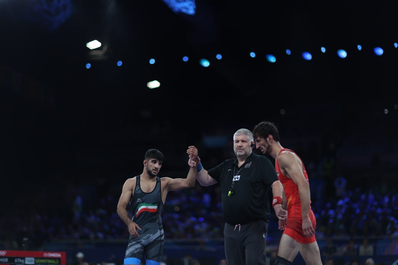 پوشش زنده المپیک ۲۰۲۴ پاریس| دو کشتی&zwnj;گیر ایران در فینال/ نعمت&zwnj;زاده به فینال نرسید