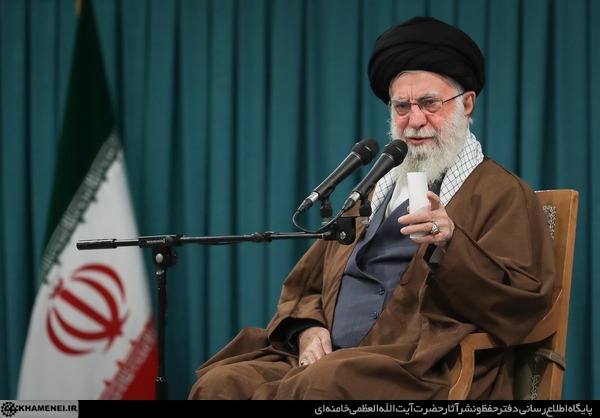 جوانهای عزیز آمادگی و وحدتتان را حفظ کنید/ملت یکپارچه بر هر دشمنی پیروز می شود جوانهای عزیز آمادگی و وحدتتان را حفظ کنید/ملت یکپارچه بر هر دشمنی پیروز می شود