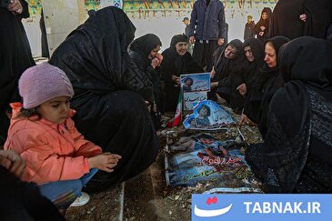 عکس: محکومیت جنایات اغتشاشگران در کرمانشاه همزمان با تشییع شهدا