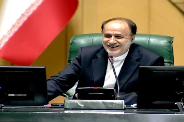 مجلس: افزایش حقوق در سال آینده تا ۵۰ درصد