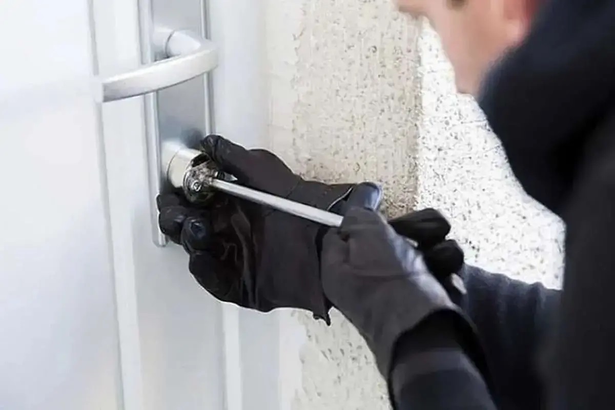 دزدی به توصیه یک رمال