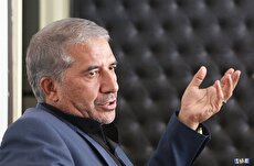 کالا‌ها باید با قیمت ثابت در اختیار مردم قرار بگیرد / ضرورت افزایش حقوق‌ها هر سه ماه یک بار