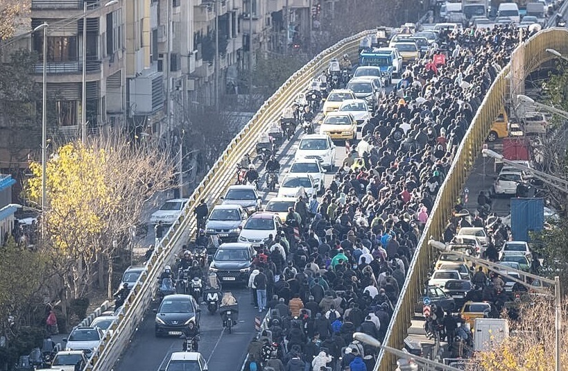 چرا در ایران انقلاب نشد؟/ شرایط امروز مانند دوره پیش از انقلاب نیست/ حتی یک مقام نظامی هم ریزش نکرده است