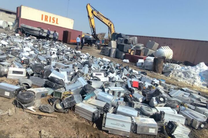 امحای ۸۰۰۰ دستگاه ماینر غیرمجاز در استان تهران طی روز گذشته امحای ۸۰۰۰ دستگاه ماینر غیرمجاز در استان تهران طی روز گذشته