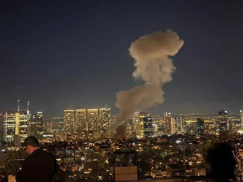 حملات موشکی و پهپادی ایران به سرزمین&zwnj;های اشغالی و پایگاه&zwnj;های آمریکا در منطقه/ صدای آژیر در تل&zwnj;آویو و موج تازه حملات/ نیروهای ذخیره اسرائیل فراخوانده شدند