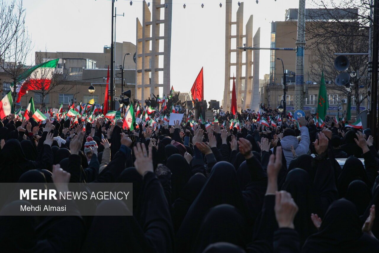 اجتماع مردم خشمگین در ایران و کشورهای منطقه