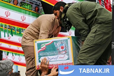 عکس: تشییع پیکر مطهر شهدای دبستان دخترانه میناب