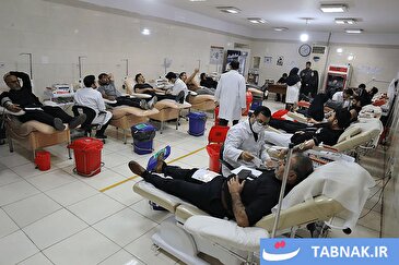 عکس: صف قمی‌ها برای اهدای خون به آسیب‌دیدگان جنگ