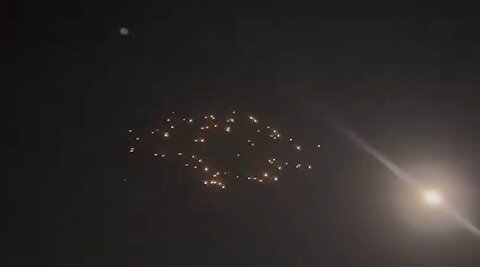 تصاویر بارش کلاهک خوشه‌ای ایران روی مواضع اسرائیل