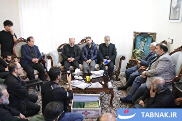 عکس: دیدار اهالی رسانه قم با خانواده محترم شهید امیر سپهبد سیدعبدالرحیم موسوی در قم