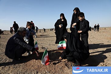 عکس: پویش درختکاری به نیت رهبر شهید انقلاب