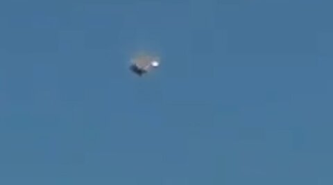 لحظه ساقط کردن اف 15 آمریکا توسط اف 18 کویت!