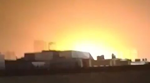 لحظه اصابت پهپاد انتحاری به محل اختفای آمریکایی‌ها