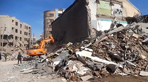 تخریب ساختمان هلال احمر و سینما تربیت مهاباد