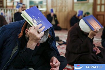 عکس: مراسم احیا زائران آذری زبان در شب نوزدهم ماه مبارک رمضان