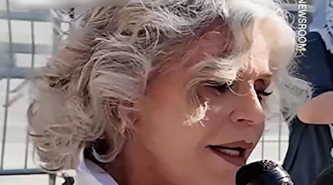 بازیگر زن هالیوود مخالف جنگ آمریکا و ایران: تغییر رژیم را از آمریکا شروع کنید!