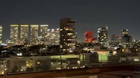 لحظه اصابت موشک ایران به تل آویو و شکل گیری قارچ!